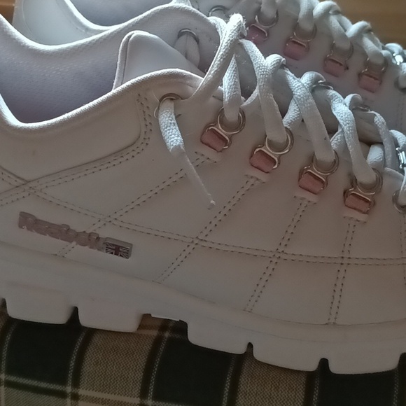 Clean! Ready To Wear Reebok Women's Leather Sneaker Shoes Size 8 - Picture 2 of 9